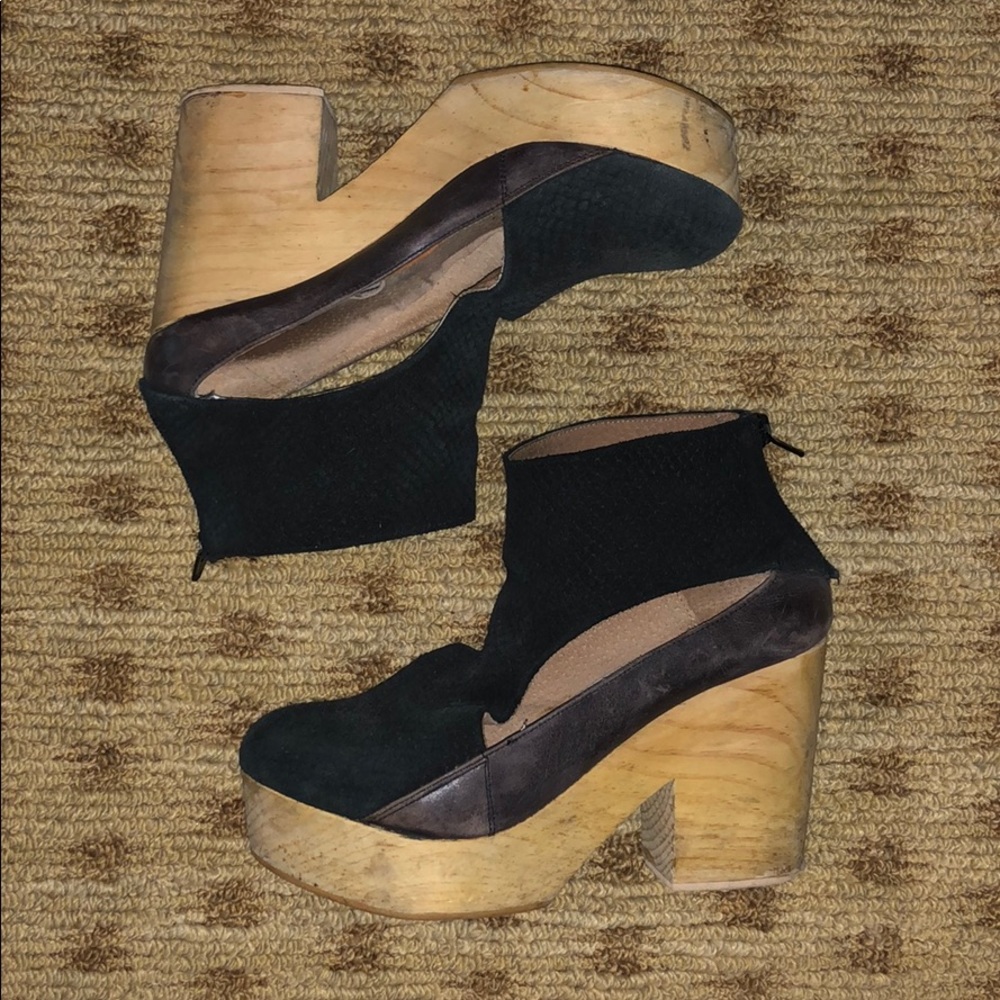 Free people clogs